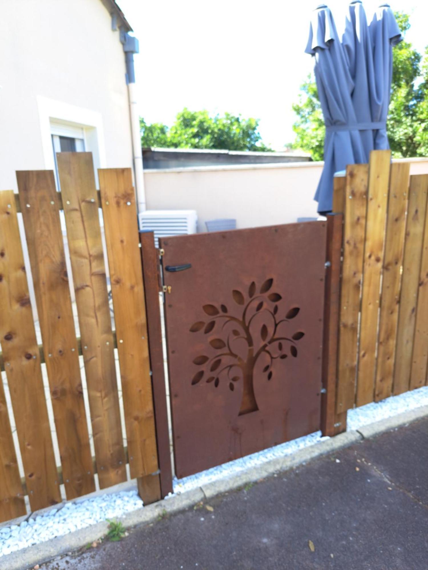 A La Source Villa Saint-Medard-de-Guizieres Dış mekan fotoğraf