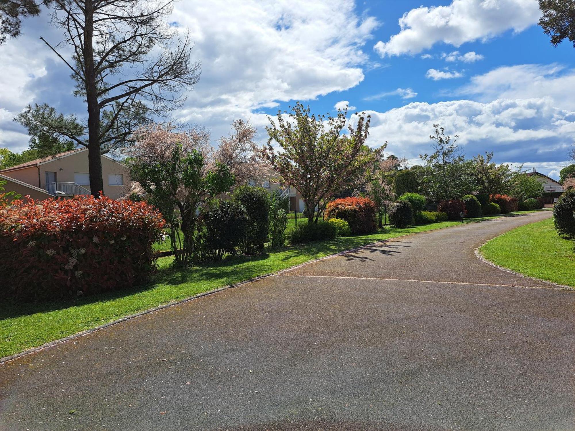 A La Source Villa Saint-Medard-de-Guizieres Dış mekan fotoğraf